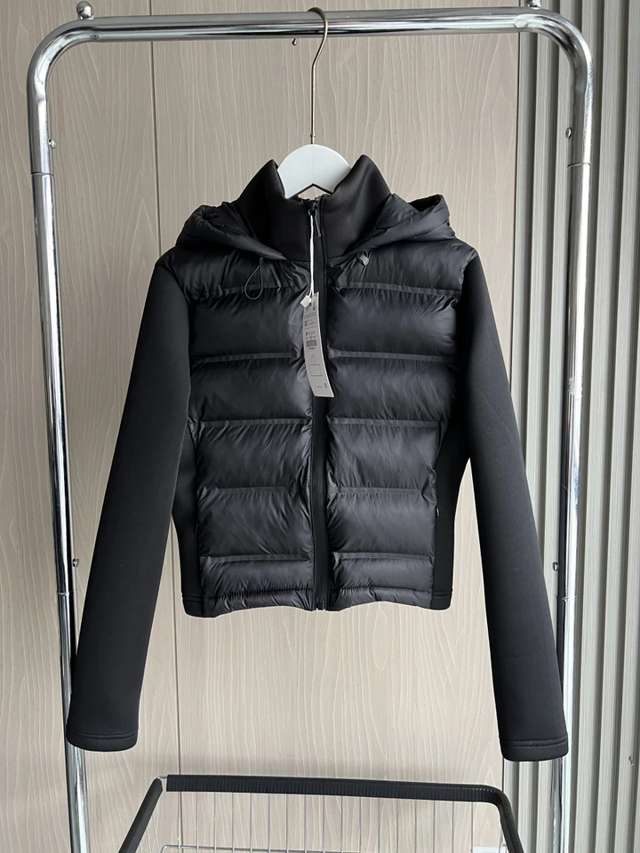 Women's Lightweight Puffer Jacket with Hood and Zip Closure