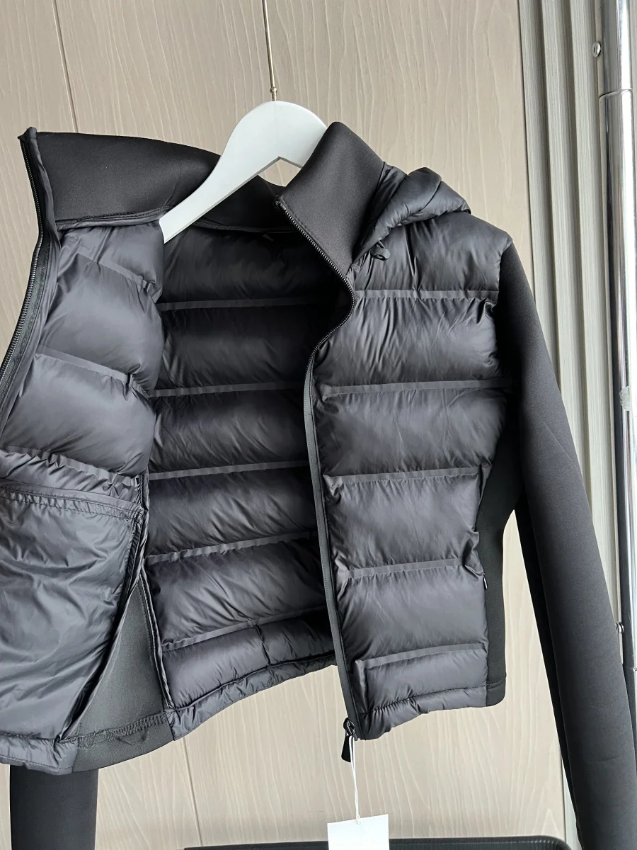 Women's Lightweight Puffer Jacket with Hood and Zip Closure